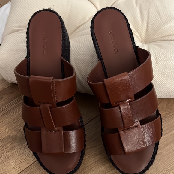 VINCE - Picture 2 of 9